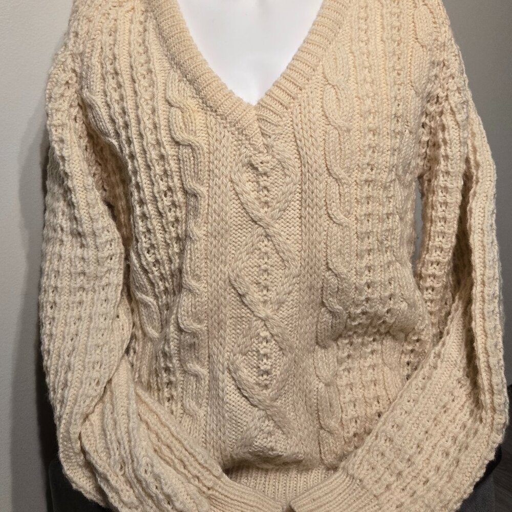 Hackett and Turpin is a brand of vintage Irish sweaters, Handmade Collectable  L